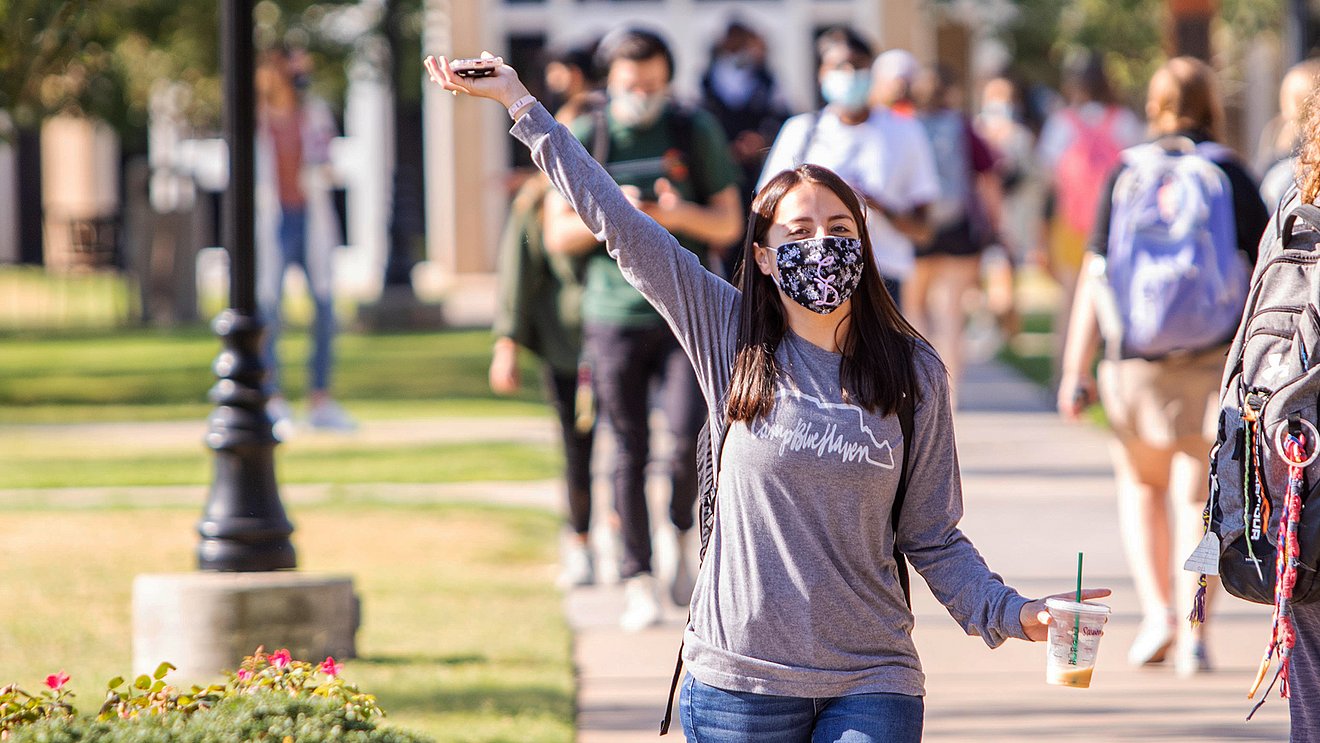 Students begin the fall 2020 semester