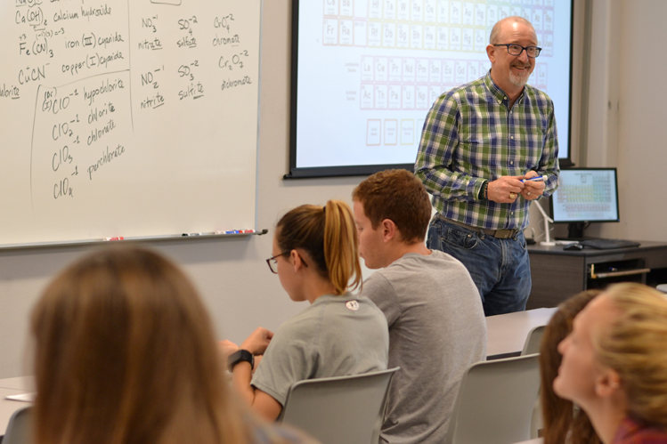 lcu professor byron rogers teaching a chemistry class