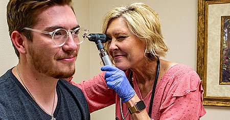 Student in medical clinic