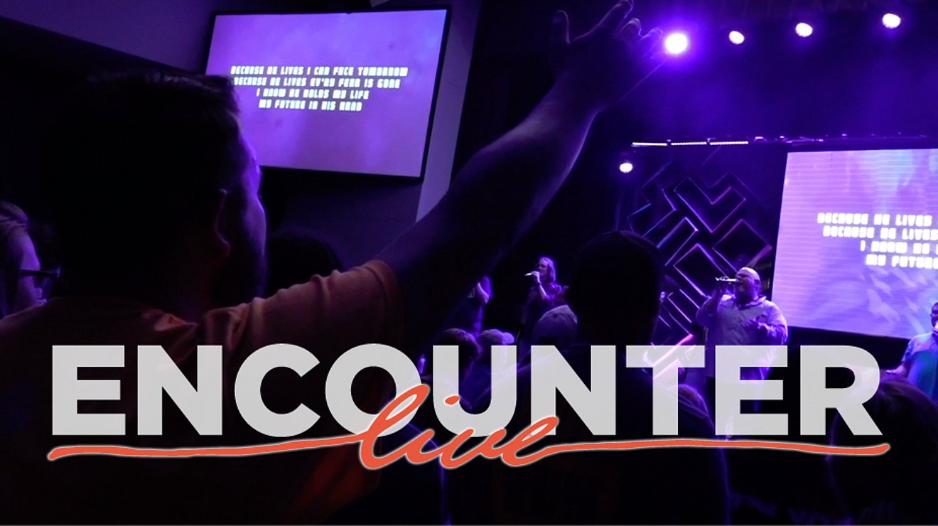 high school students in praise and worship 