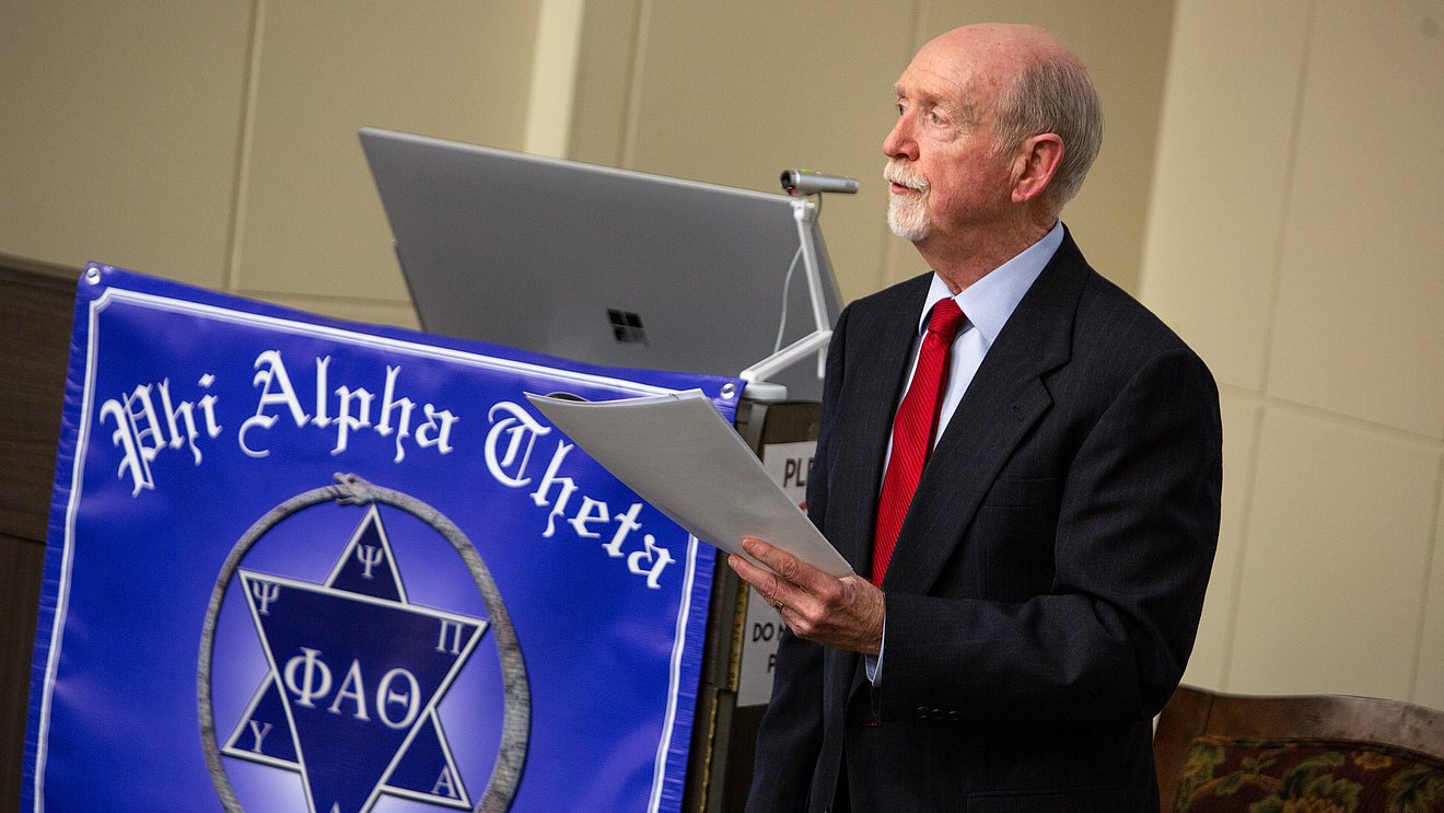 Dr. Lindsey speaking at installation ceremony