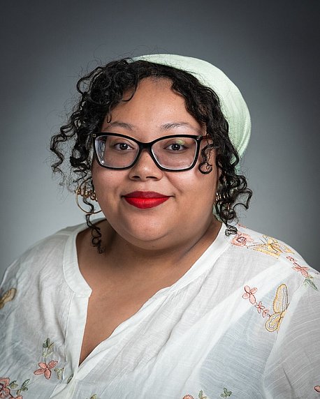 Profile photo of Bee Robles